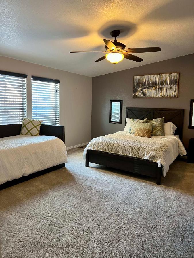 Parker Strip Pool House With Game Room! Exterior photo