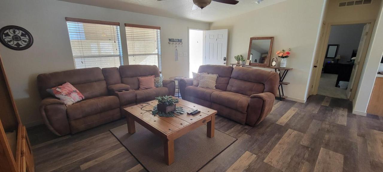 Parker Strip Pool House With Game Room! Exterior photo